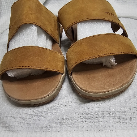 Sorel Tan Slide Sandals - Picture 3 of 11